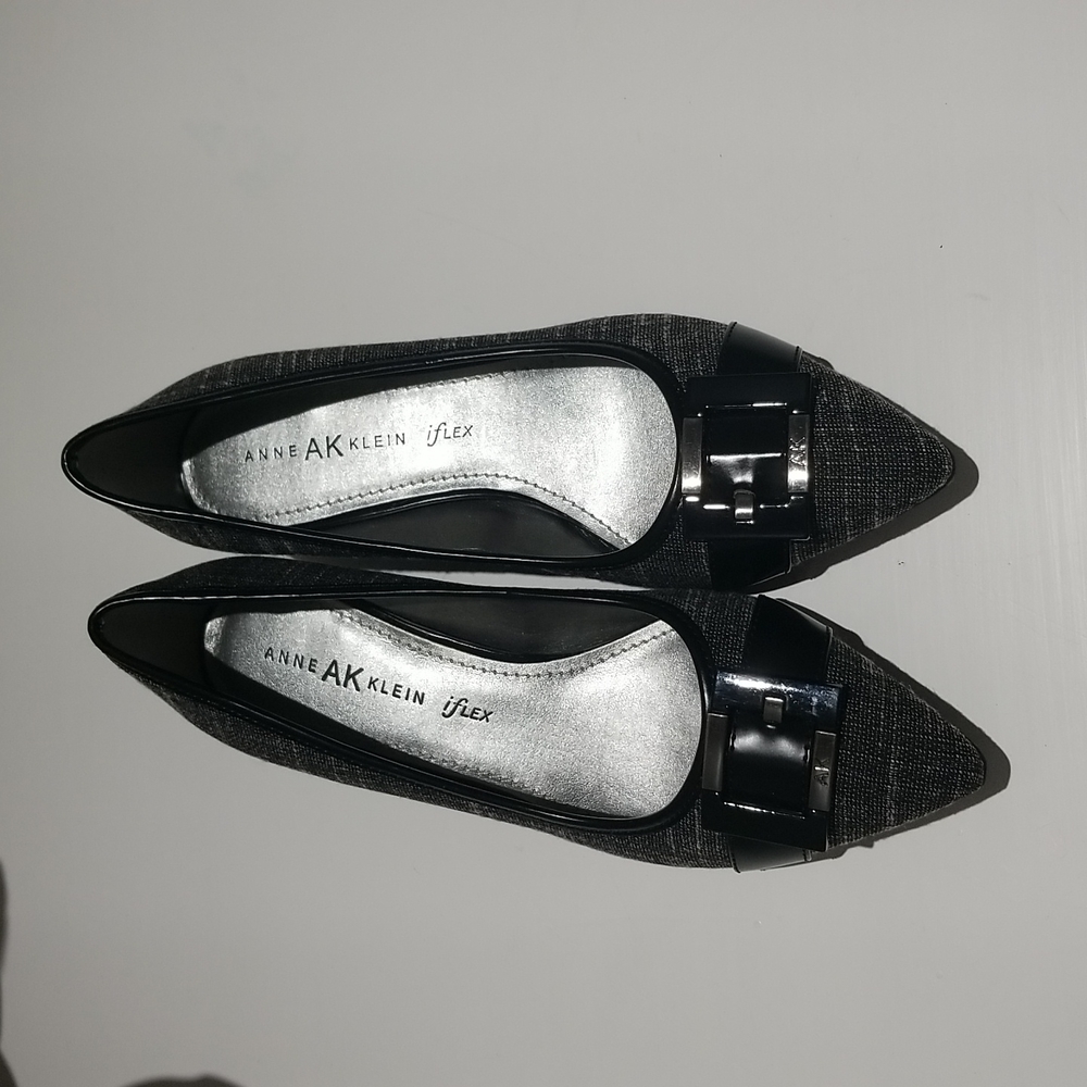 Anne klein iflex pump black plaid w/ silver accents on buckles. Never worn